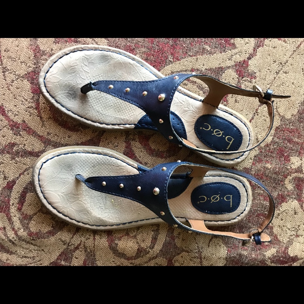 Born navy sandals